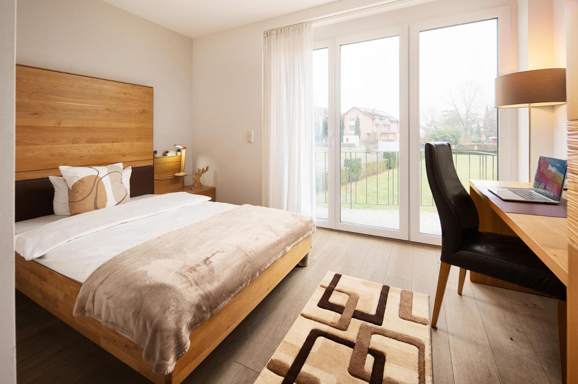 Hotel Vier Jahreszeiten Therme & Kliniken Bad Krozingen Naehe Freiburg & Schwarzwald Ideal Fuer Wellness Kur & Business Ausfluege 24H Check In- Wlan & Parken Gratis Exterior photo